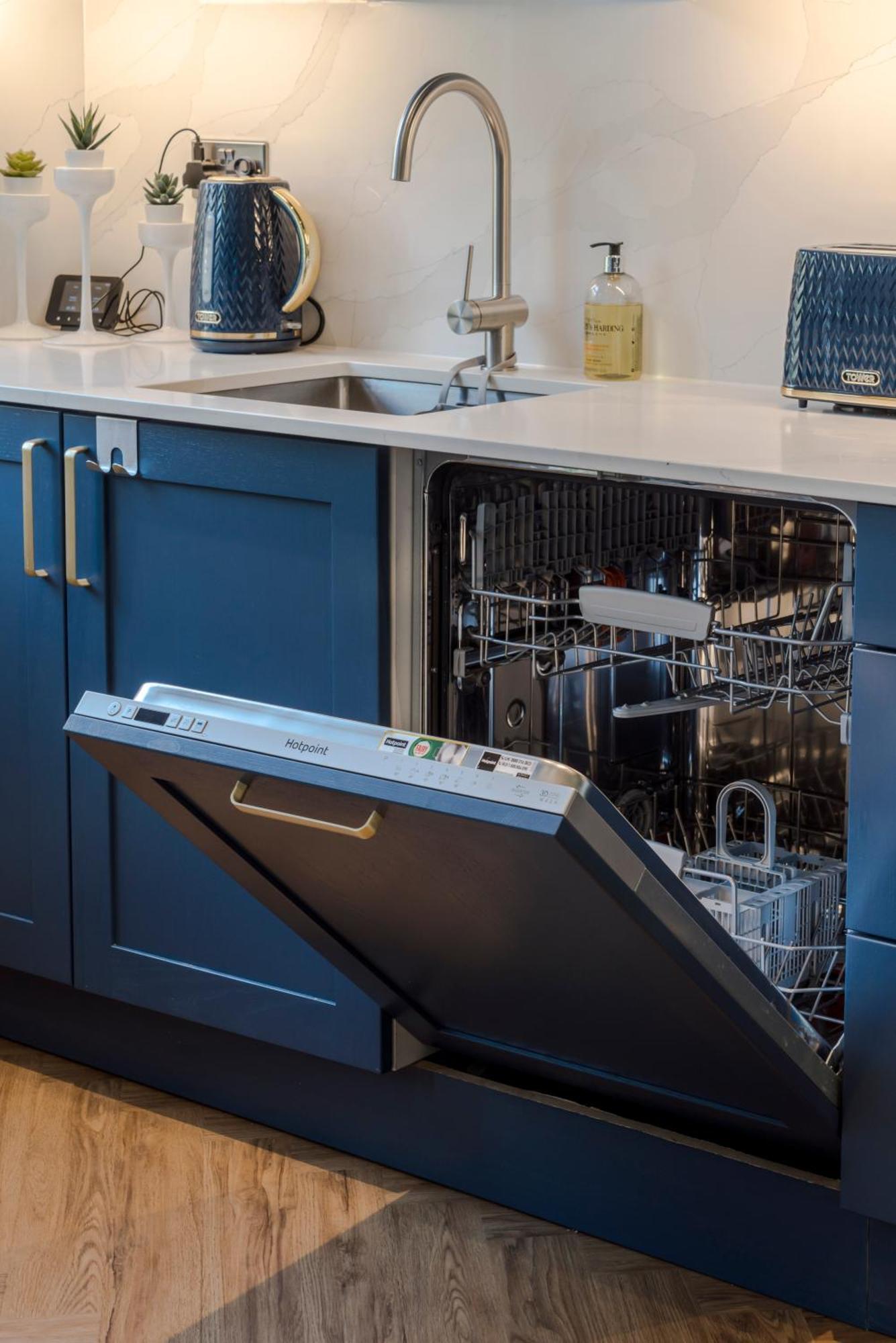 Stunning 3 Bed Duplex Apartment In The Heart Of West Hampstead 伦敦 外观 照片