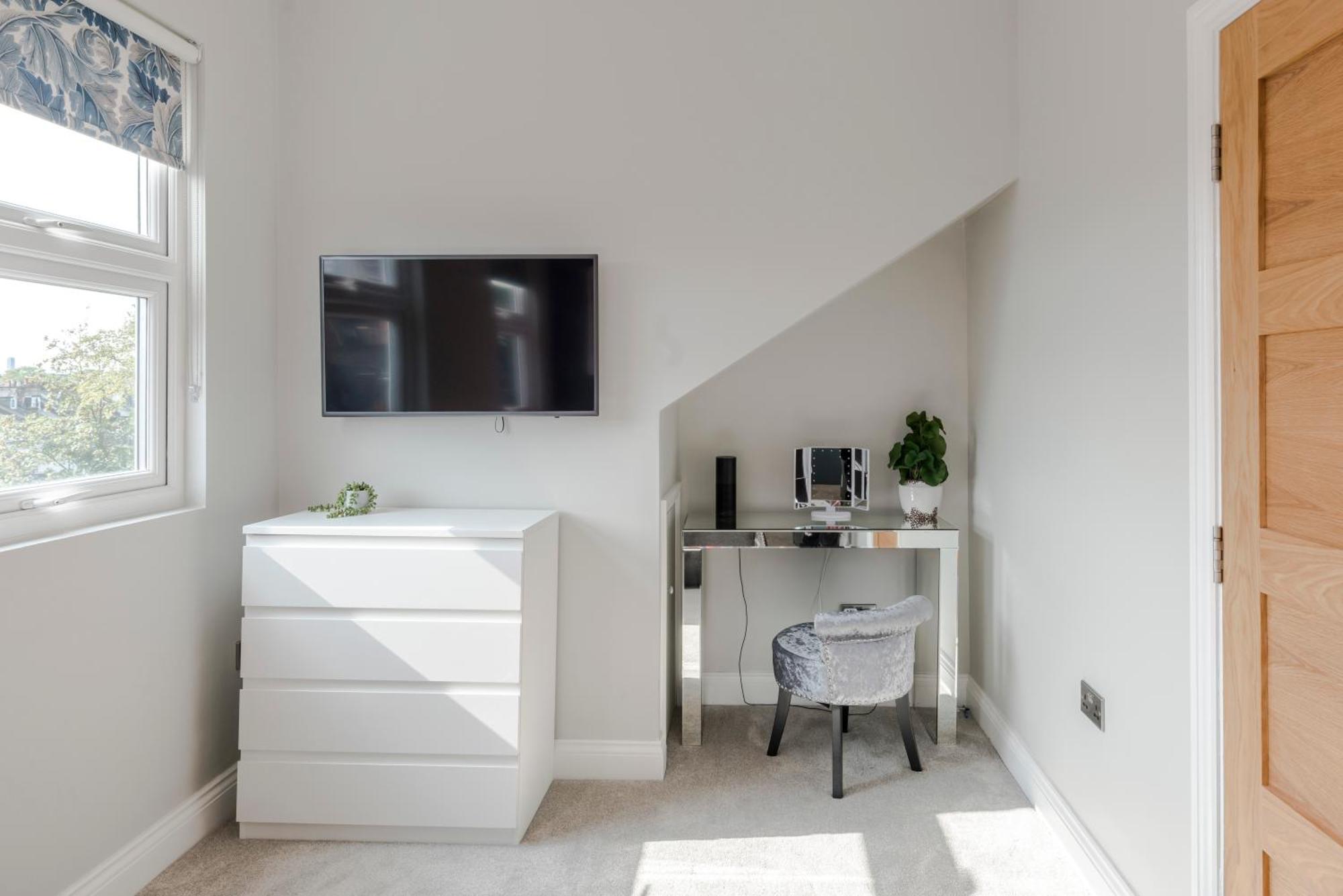 Stunning 3 Bed Duplex Apartment In The Heart Of West Hampstead 伦敦 外观 照片