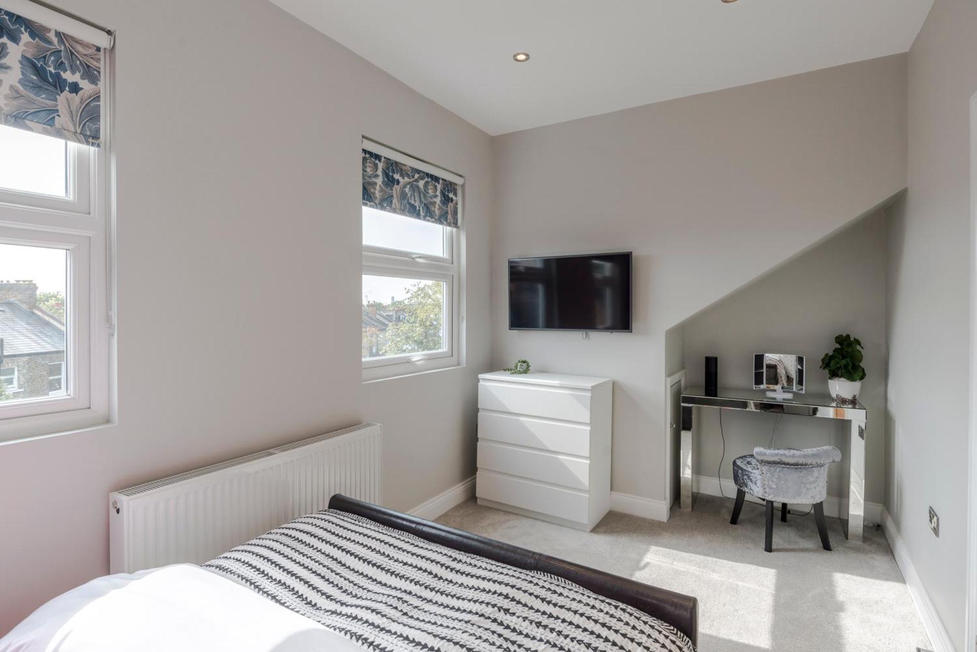 Stunning 3 Bed Duplex Apartment In The Heart Of West Hampstead 伦敦 外观 照片